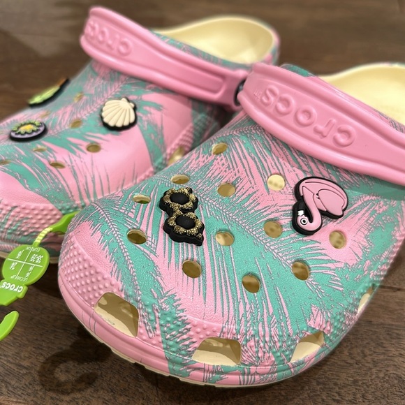 Crocs Classic Spring Break Clog - Picture 3 of 7